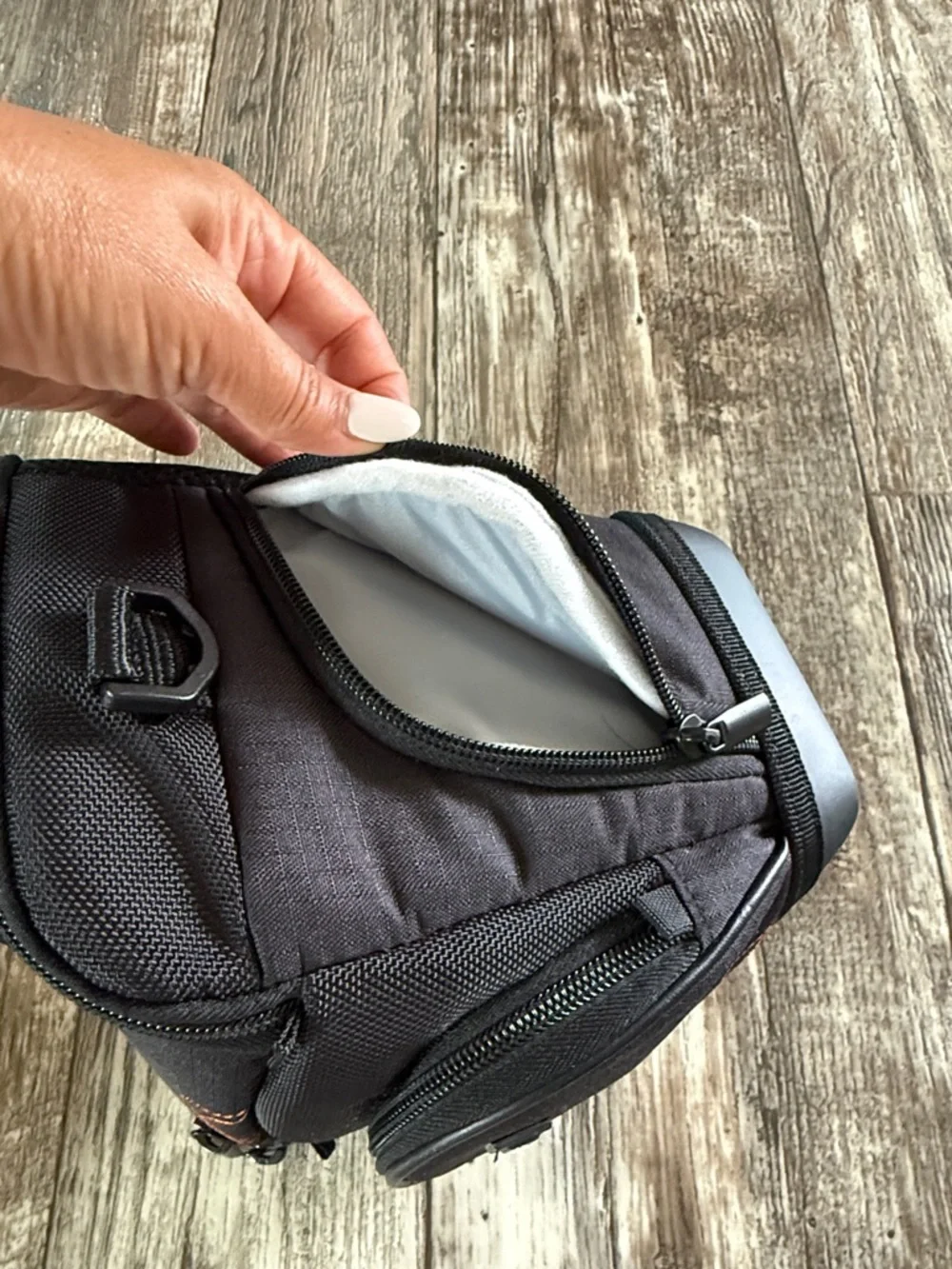 AmazonBasics Black Compact Camera Case for DSLRs, Only Bag!
